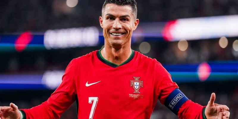 cristiano-ronaldo-voi-phong-cach-choi-bong-manh-me-va-day-quyet-tam